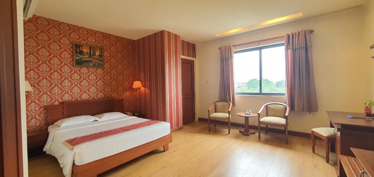 Hoang Yen Hotel Thuan An Экстерьер фото