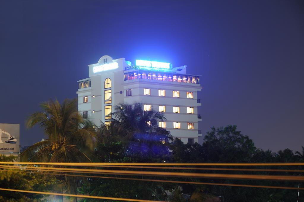 Hoang Yen Hotel Thuan An Экстерьер фото